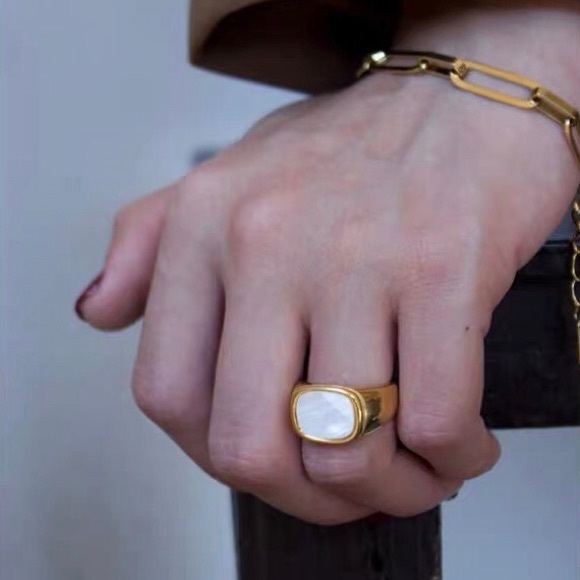 Gold Plated Squared White Seashell Signet Ring - Picture 9 of 12